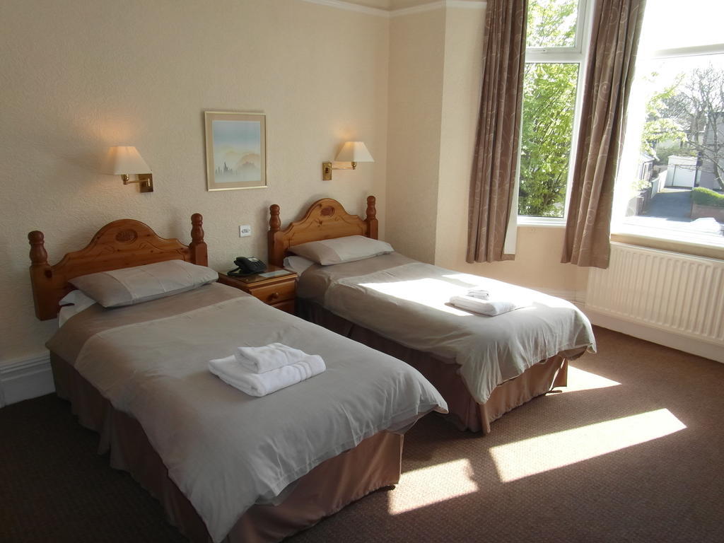 Lisdoonie Hotel Barrow-in-Furness Bagian luar foto